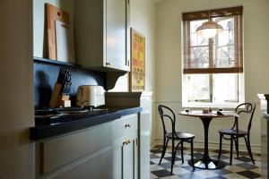 Villa Carlotta - 30 Day Requirement