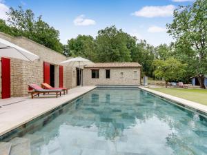 Villas Luxurious Villa in Malaucene with Private Swimming Pool : photos des chambres