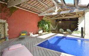 Maisons de vacances Stunning home in Aigues-Vives with Outdoor swimming pool, 6 Bedrooms and WiFi : photos des chambres