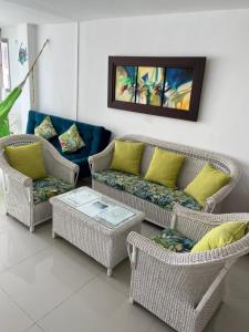 Apartamento en el Rodadero, Confortable y amplio, con vista al mar, a 80mt de la playa, DELAMAR Apartmet