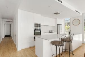 Aura 3 Spectacular Beachside Views