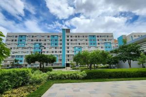 Denises Midtown Condo