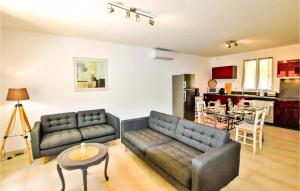 Lovely Home In Merindol With Wifi