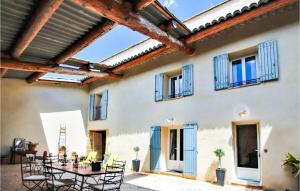 Maisons de vacances Stunning home in Merindol with 3 Bedrooms, WiFi and Outdoor swimming pool : photos des chambres