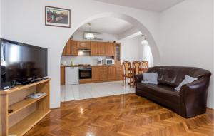 Nice Apartment In Sv,juraj With Kitchen