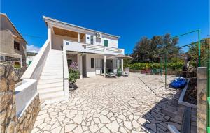 Awesome Home In Vinisce With Wifi And 3 Bedrooms