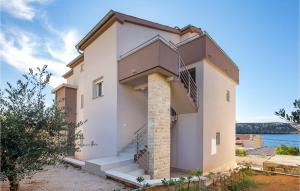 Cozy Apartment In Stara Novalja