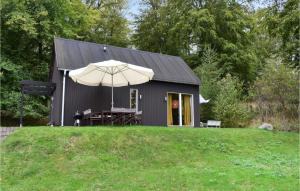 Awesome Home In Östra Sönnarslöv