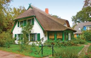 Gorgeous Apartment In Prerow With Wifi