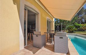 Maisons de vacances Awesome Home In Saint Raphael With 3 Bedrooms, Outdoor Swimming Pool And Heated Swimming Pool : photos des chambres