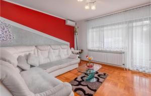 Amazing Home In Lic With Wifi 