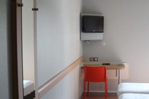 Hotels Hotel ibis Budget Laval : photos des chambres