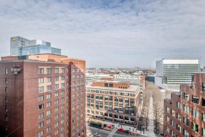 Kendall Sq 1BR w Office Nook Gym nr MIT BOS-43