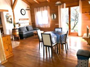 Maisons de vacances Charmant chalet lumineux : photos des chambres