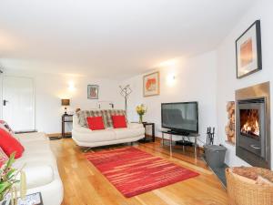 Great Brightor Cob Barn