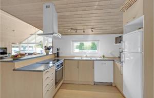 Beautiful Home In Væggerløse With Sauna