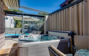 Nice Home In Vantacici With Wifi