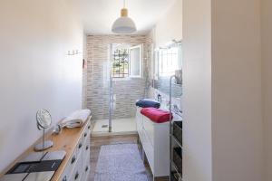 Maisons de vacances Cibelle - Charmante maison avec terrasse : photos des chambres