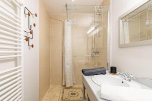 Appartements Le Lilas - Hypercentre Confort Calme 4 voyageurs : photos des chambres