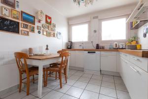 Appartements CHEZ LEO, MAISON FAMILLIALE - JARDIN - PARKING - BARBECUE - WIFI : photos des chambres