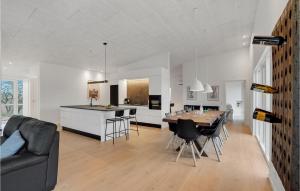 Nice Home In Spøttrup With Sauna