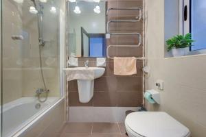 3BR Apartment - Sea View Balcony In St Pauls Bay