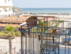 Deluxe Double Room with Balcony and Sea View