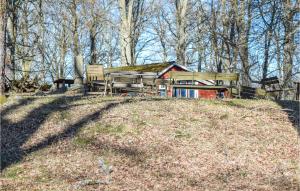 2 Bedroom Nice Apartment In Holmsjö