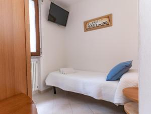 Small Single Room