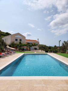 obrázek - Luxe Villa Amfiario in Attica region, pool & breathtaking views!