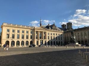 Maisons de vacances Maison 10 personnes - Proche Centre-Ville/Gare et Arena : photos des chambres