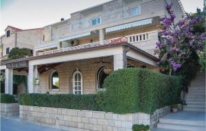 Nice Apartment In Selca With Kitchen