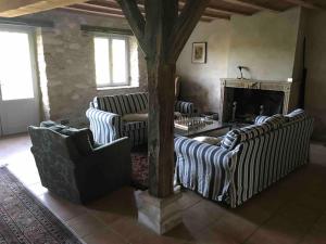 Maisons de vacances Villa - Mas de campagne prestigieux- Authentic french countryhouse in dream countryside : photos des chambres