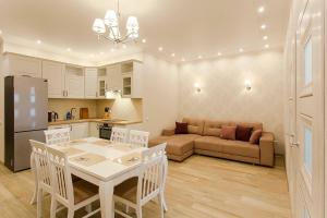 2-ROOMED apartment with living room