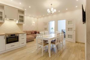 2-ROOMED apartment with living room