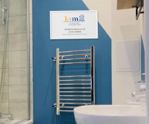 KVM - Lavish Style Apartment - Modern 2 Bedroom Apartment in Bayard FREE Parking - KVM Lavish Style Apartment by KVM Stays