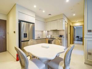 Sophisticated 2BR in Unbeatable Downtown Location