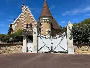 Le Donjon, bord de mer - 图尔热维尔