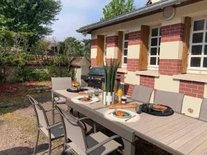 Le Donjon, bord de mer