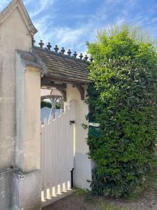 Le Donjon, bord de mer