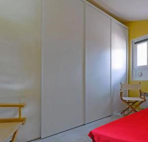 Appartements Appt T2, Piscine, la Plage a 130m! Parking prive clos, Lave-linge, Lave-vaisselle, Draps, Linge et Menage inclus! : photos des chambres