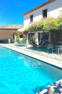 Villas Frejus Villa 11 couchages piscine 4 ch mer proche : photos des chambres