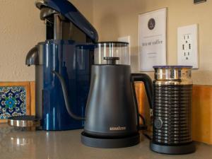 Ranch W Jacuzzi, Hammocks, & 360 Mountain Views