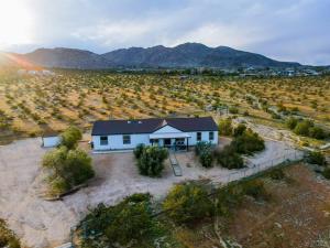 Ranch W Jacuzzi, Hammocks, & 360 Mountain Views