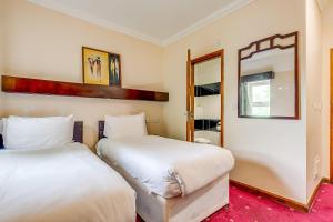 Twin Room room in London Star Hotel