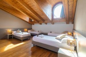 Premium Quadruple Room with Single Beds