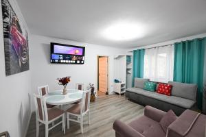 L&R Boutique Apartment