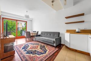 Malborska Metro Kondratowicza Apartment by BookingHost