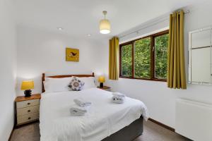 Hazelwood room in Crylla Valley Cottages