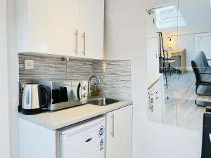 Battersea Studios by Sleepy